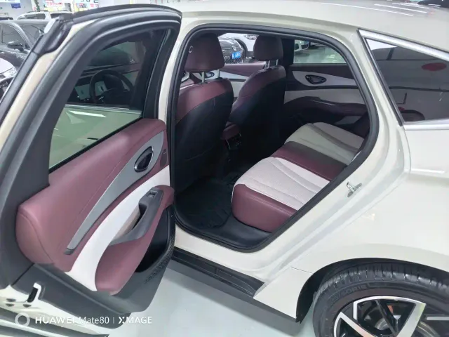 BYD Seal 07 DM-i — Фото автомобиля 7
