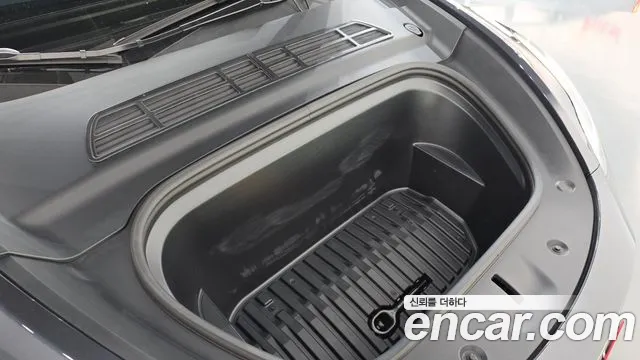 Tesla Model Y — Фото автомобиля 9