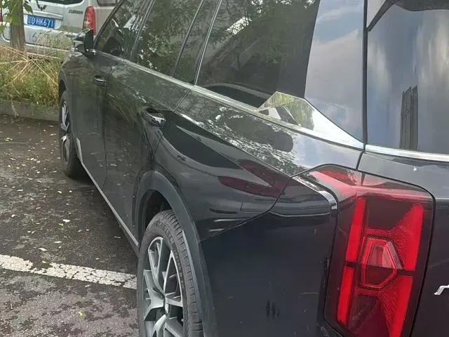 GAC Trumpchi GS8 — Фото автомобиля 3