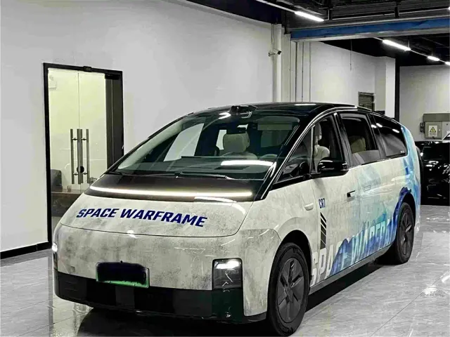 Фотография автомобиля — Li Auto MEGA