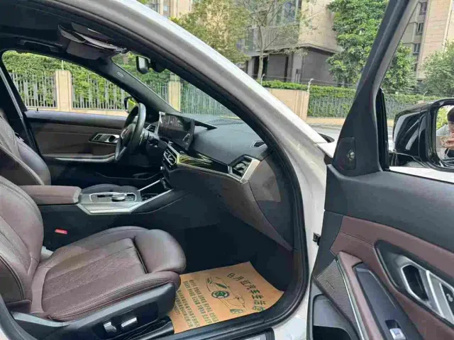 BMW 3 Series — Фото автомобиля 8