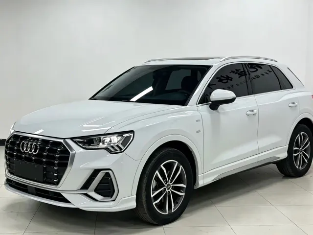 Фотография автомобиля — Audi Q3