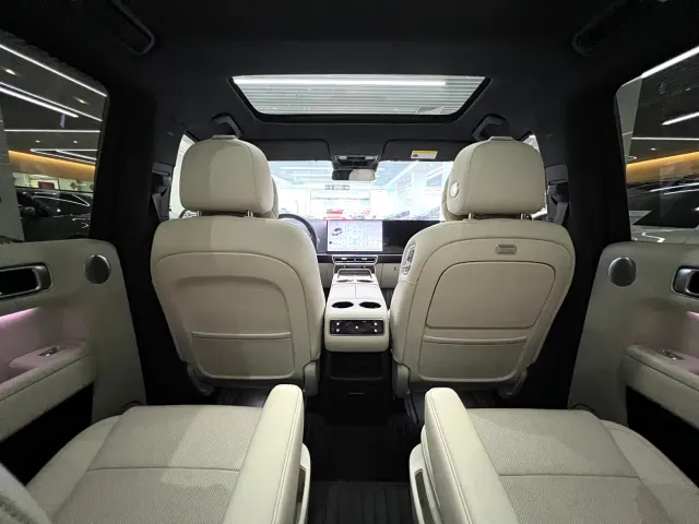 Li Auto L8 — Фото автомобиля 16