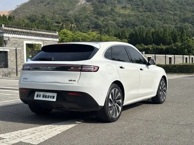 Aito M5 — Фото автомобиля 5
