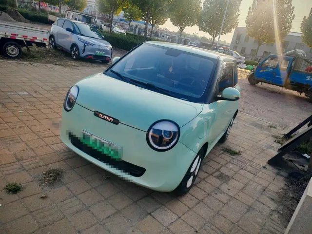 Фотография автомобиля — Changan Lumin