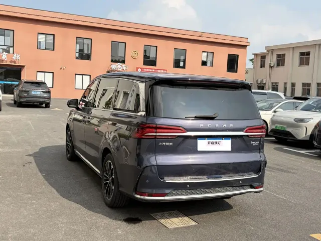 Roewe iMAX8 — Фото автомобиля 11