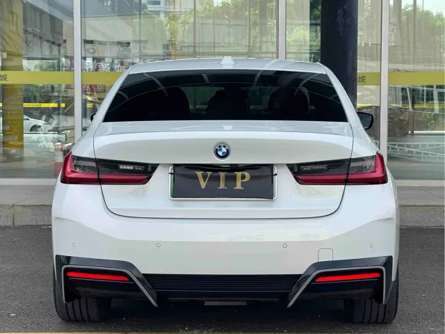 BMW BMW i3 2025 eDrive 35 L — Фото автомобиля 8