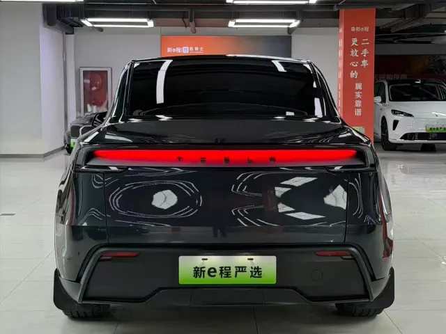 Tesla Model Y — Фото автомобиля 5