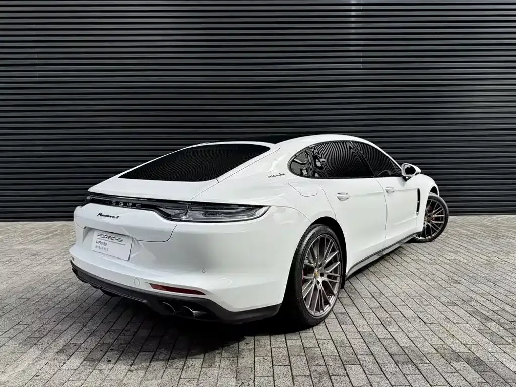 Porsche Panamera 2023 Facelift Panamera Executive Long Wheelbase Platinum Edition 2.9T — Фото автомобиля 3