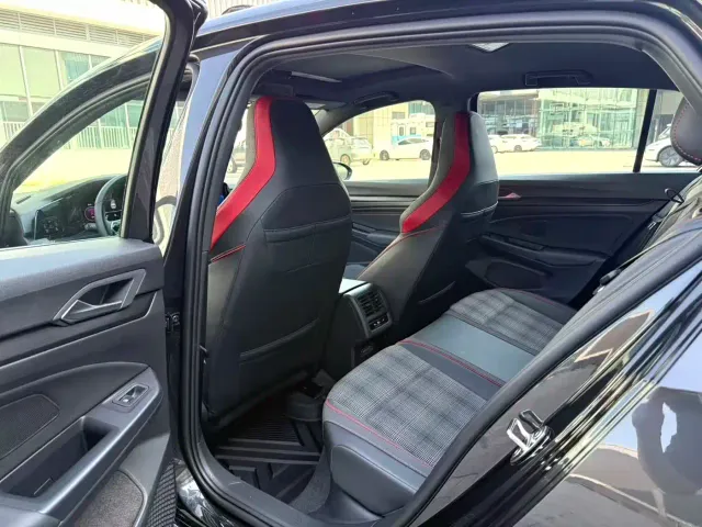 Volkswagen Golf GTI — Фото автомобиля 7