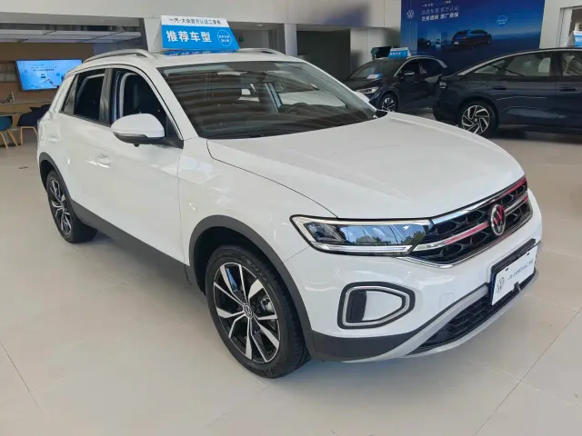 Volkswagen T-Roc — Фото автомобиля 3