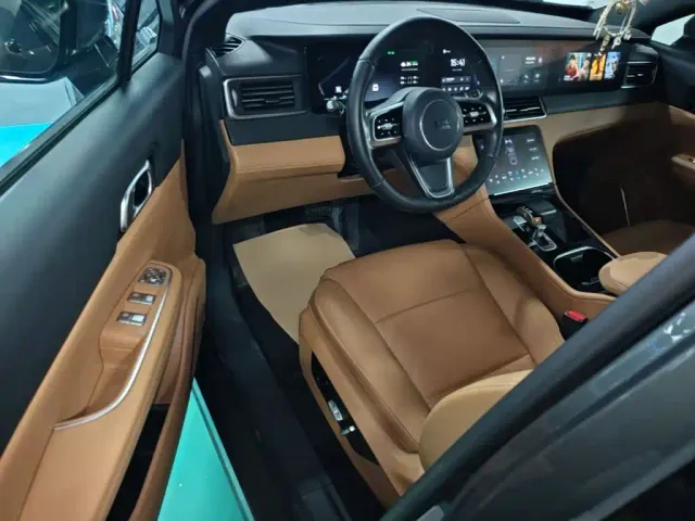Li Auto ONE — Фото автомобиля 15