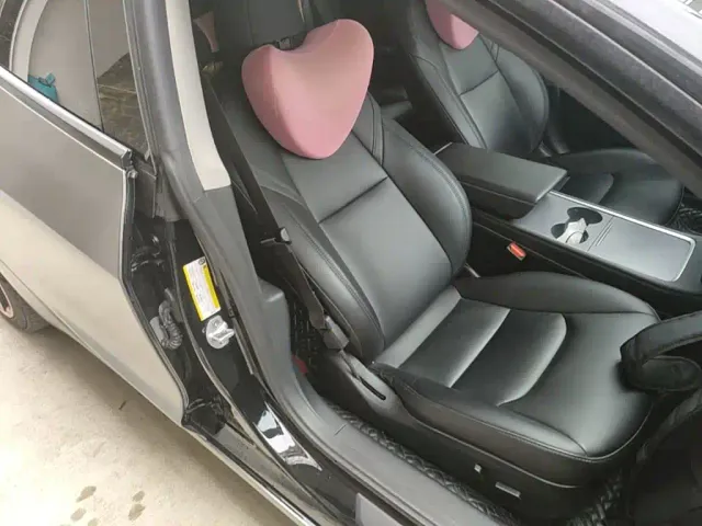 Tesla Model 3 — Фото автомобиля 24