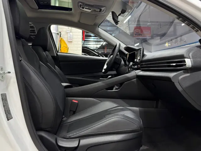 Hyundai Elantra — Фото автомобиля 22