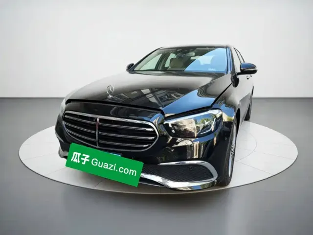 Фотография автомобиля — Mercedes-Benz E-Class