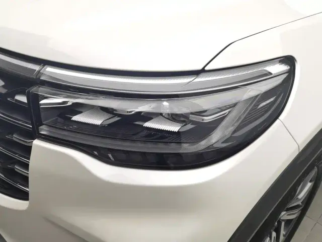 Ford Explorer — Фото автомобиля 7