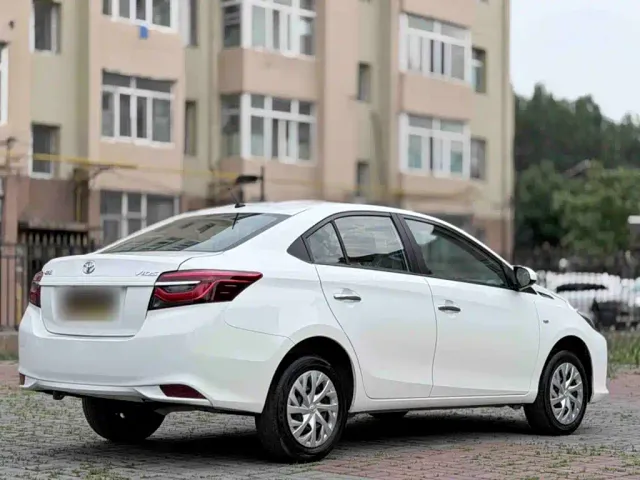 Toyota Vios — Фото автомобиля 10