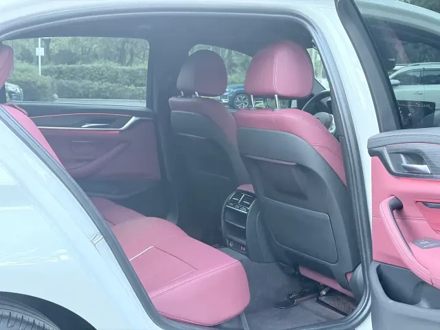 BMW 5 Series — Фото автомобиля 10