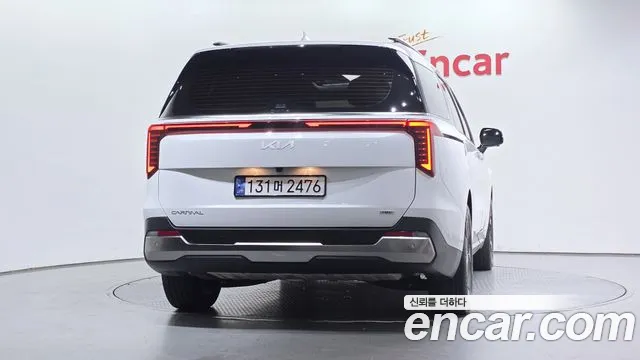 Kia Carnival — Фото автомобиля 4