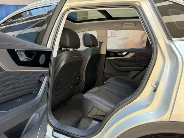 Hongqi HS5 — Фото автомобиля 8