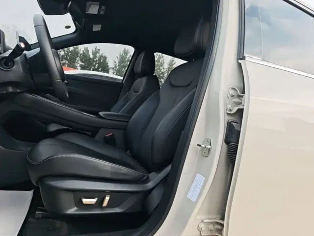 Baojun Yunhai — Фото автомобиля 14