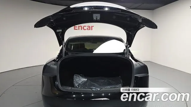 Tesla Model 3 — Фото автомобиля 26