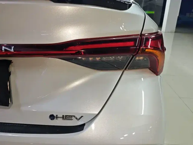 Toyota Avalon — Фото автомобиля 7