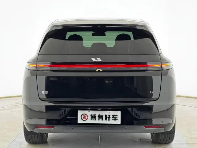 Li Auto L7 — Фото автомобиля 16