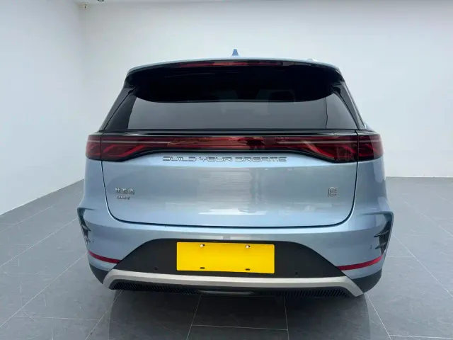 BYD Tang — Фото автомобиля 18