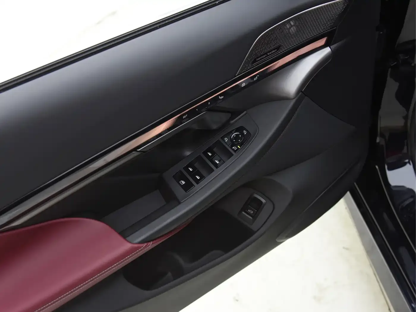 BMW BMW i5 2025 eDrive 40L M Sport Package — Фото автомобиля 14