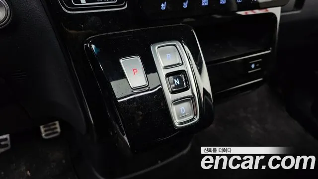 Hyundai Staria Staria 4WD Lounge 9 мест — Фото автомобиля 9