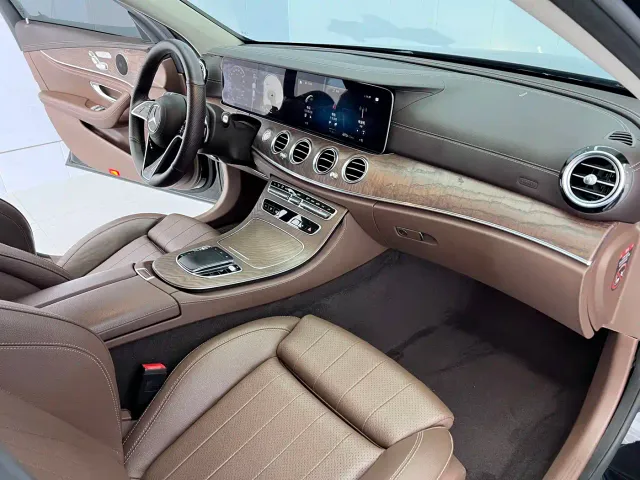 Mercedes-Benz E-Class — Фото автомобиля 10