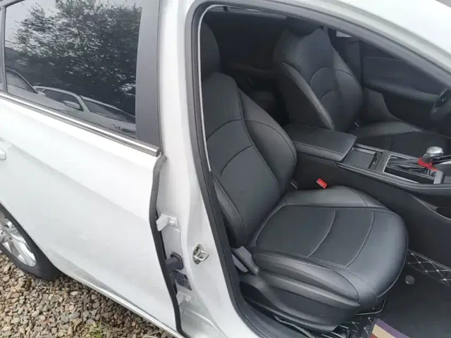 Roewe Roewe i5 2023 1.5L CVT Luxury Edition — Фото автомобиля 24