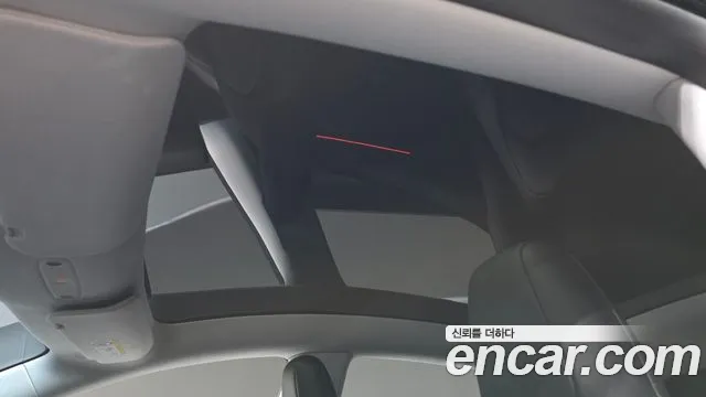 Tesla Model Y — Фото автомобиля 23