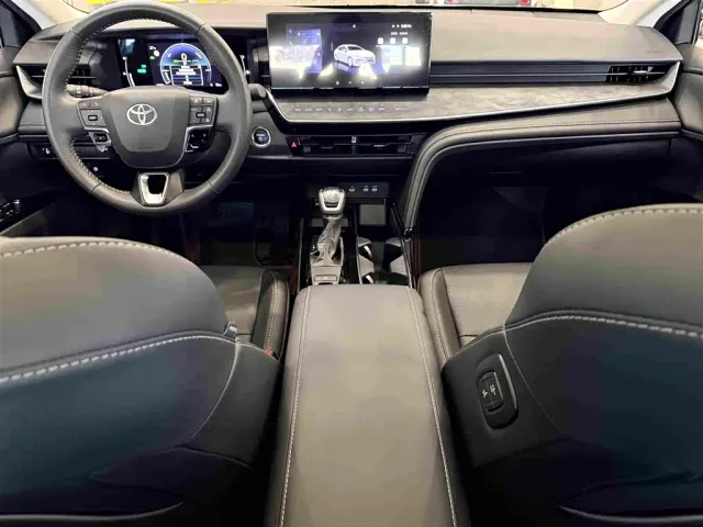 Toyota Camry — Фото автомобиля 8