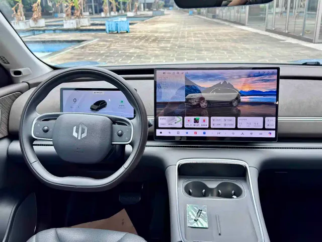 Leapmotor C11 — Фото автомобиля 5