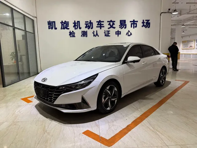 Фотография автомобиля — Hyundai Elantra
