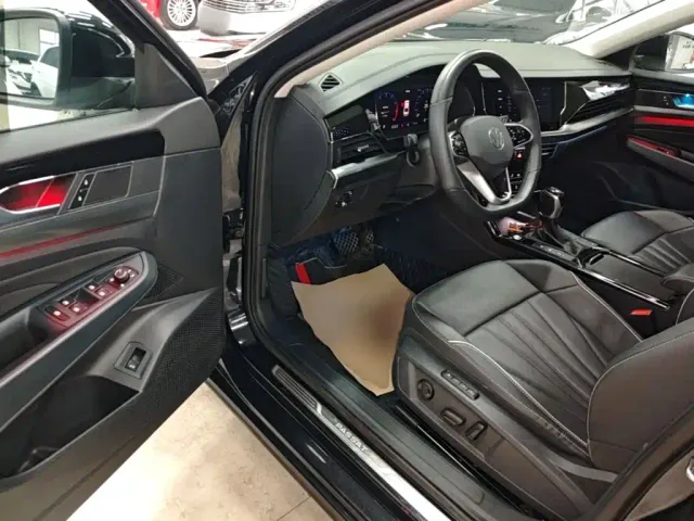 Volkswagen Passat — Фото автомобиля 15
