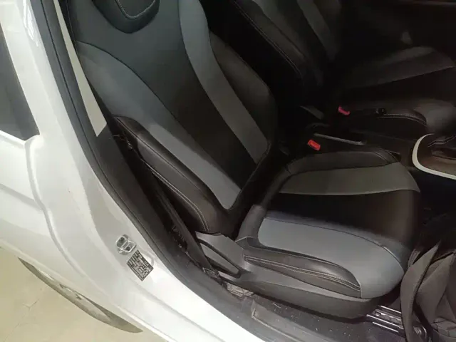 Roewe Clever — Фото автомобиля 24