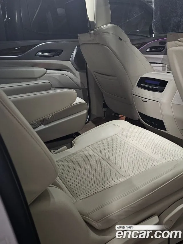 Cadillac Escalade 5th Gen — Фото автомобиля 6