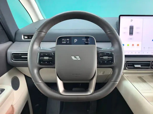 Li Auto MEGA — Фото автомобиля 8