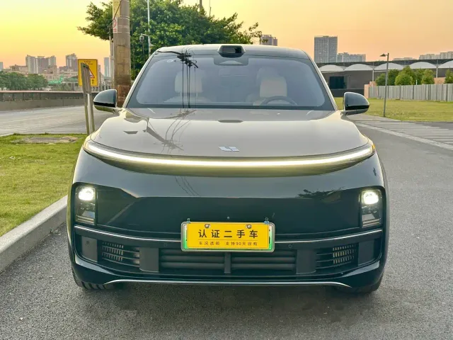 Li Auto L9 — Фото автомобиля 2