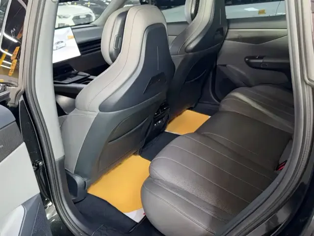 Lynk & Co Lynk & Co 07 EM-P 2024 EM-P 126 Long Range Intelligent Drive Ultra — Фото автомобиля 8