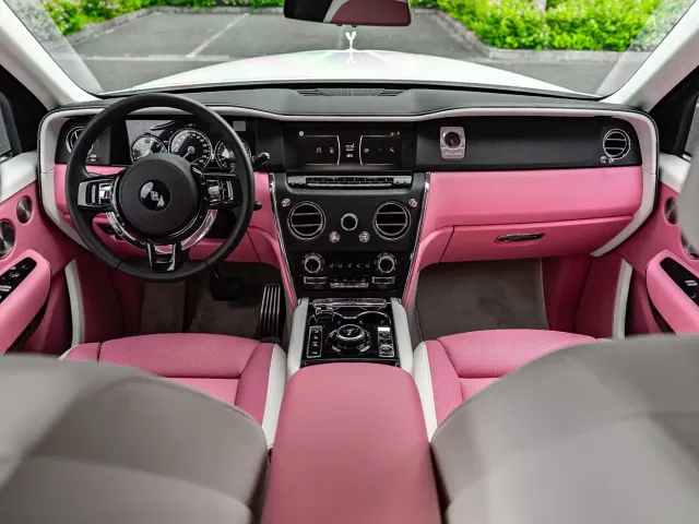 Rolls-Royce Cullinan — Фото автомобиля 10