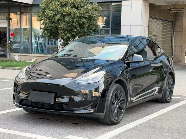 Фотография автомобиля — Tesla Model Y