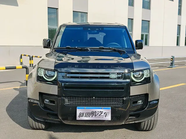 Land Rover Defender — Фото автомобиля 2
