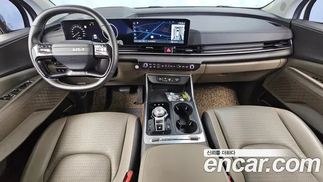 Kia Carnival Generation 4 — Фото автомобиля 10