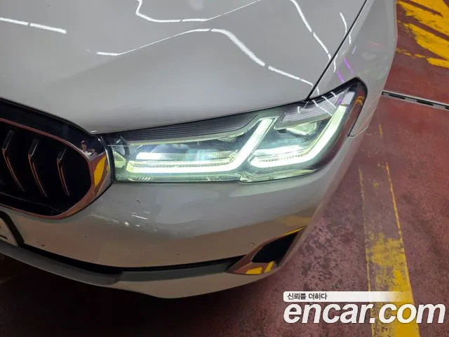 BMW 5 Series G30 — Фото автомобиля 12