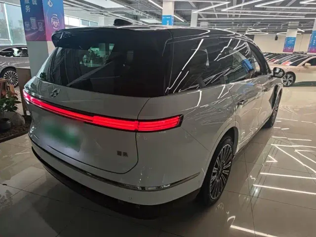 Nio ES8 — Фото автомобиля 6