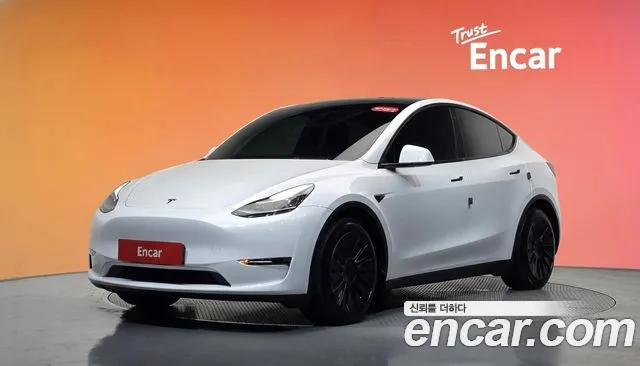 Фотография автомобиля — Tesla Model Y